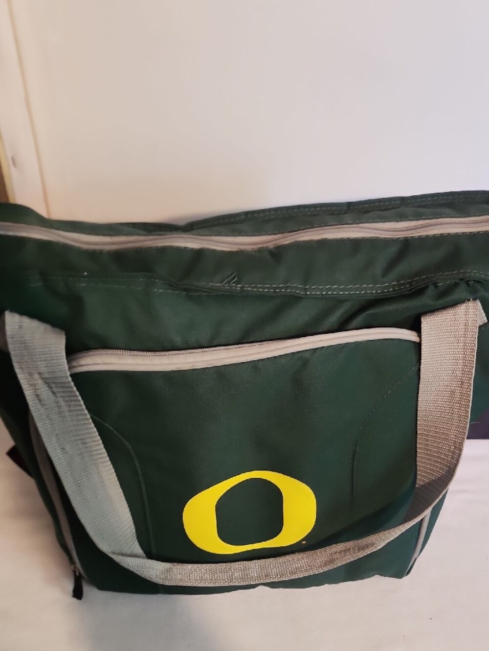 University of Oregon Green Tote Bag with Yellow O Logo - Picture 15 of 15